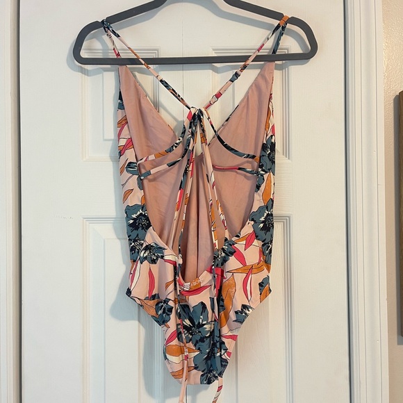 Billabong Coastal Luv one piece bathing suit - Picture 5 of 7